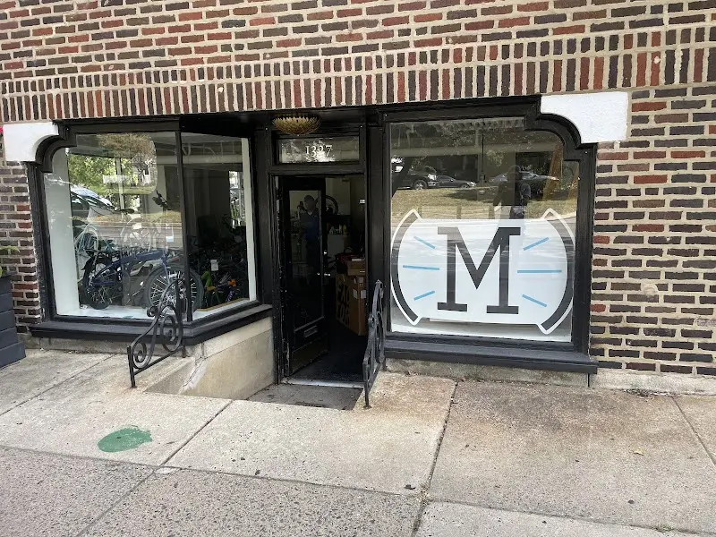Mechanic / bicycle pro shop storefront