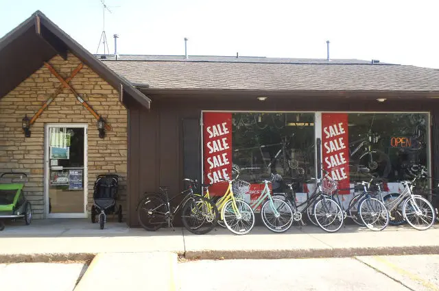 Geoff's Bike & Ski storefront