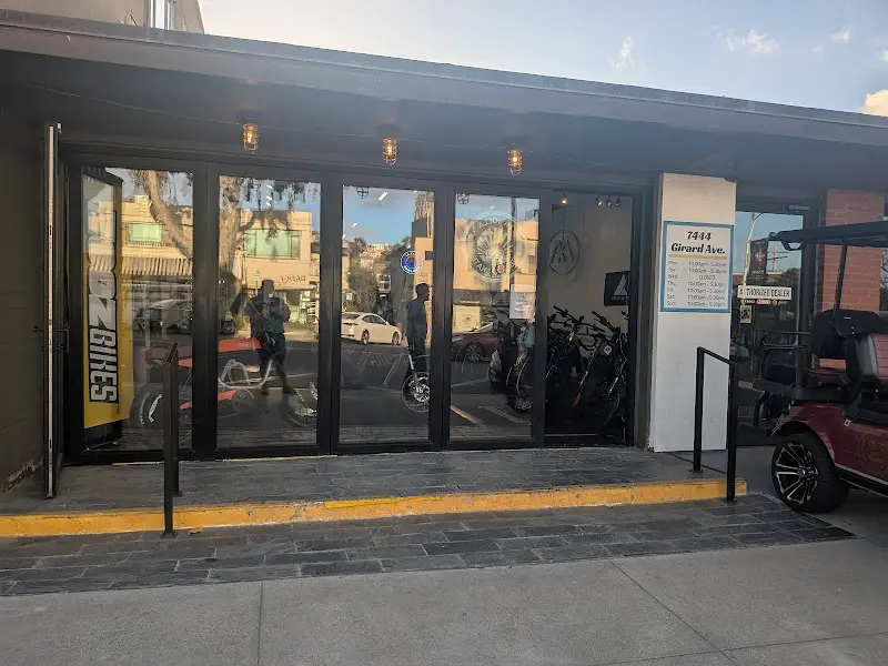 La Jolla Ebike & Skate storefront