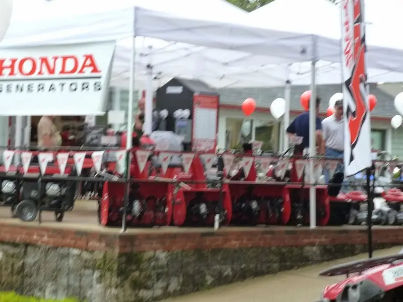 Nault's Powersports - Windham storefront