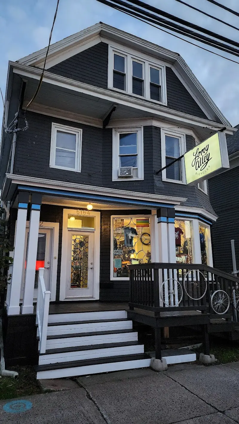 Long Alley Bicycles storefront