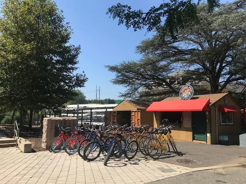 Wheel Fun Rentals | Boathouse Row storefront