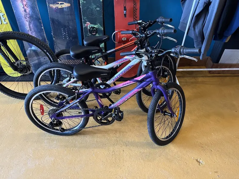 Edmonton Banana Bike and Board storefront