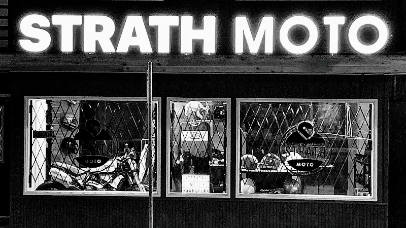 STRATH MOTO storefront