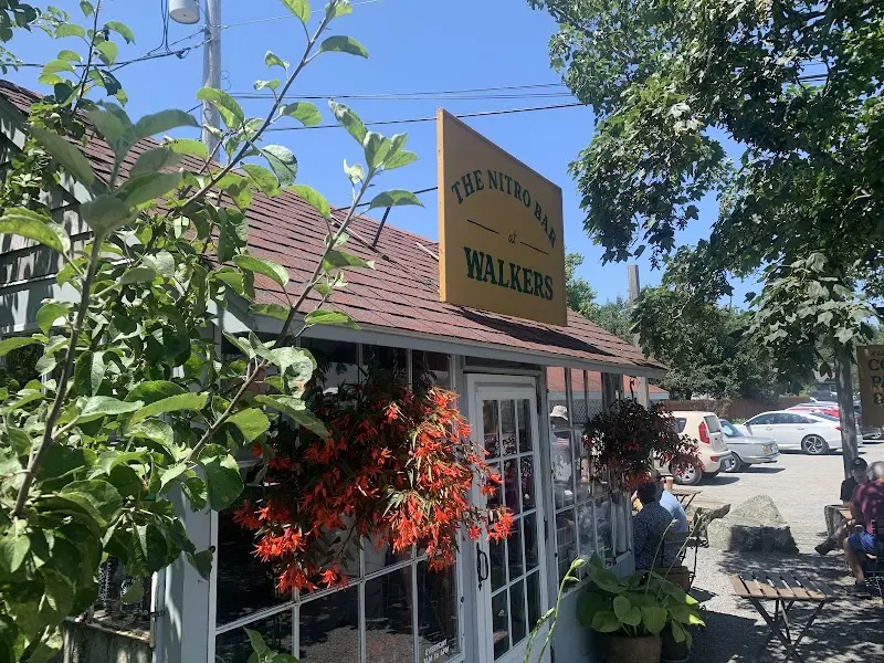 Little Compton Adventures storefront