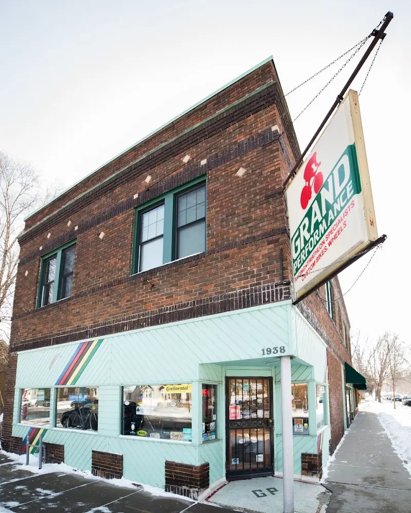 Grand Performance storefront