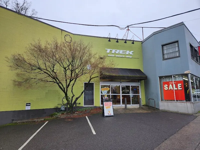 Trek Bicycle Portland Hollywood storefront