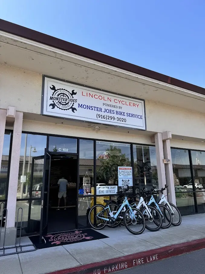Lincoln Cyclery storefront