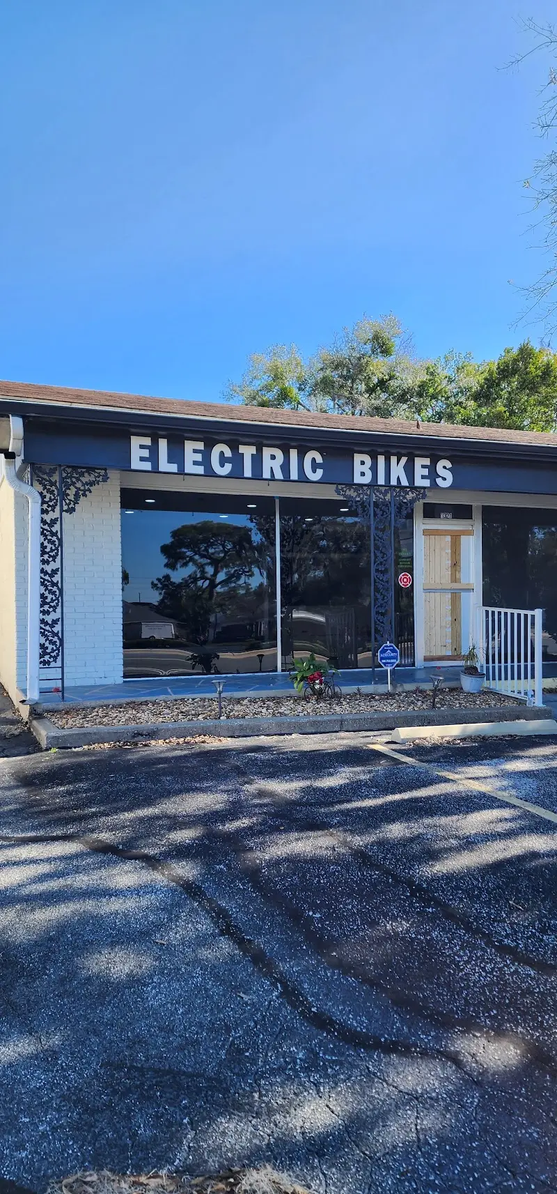 Emoschin Electric Bikes storefront