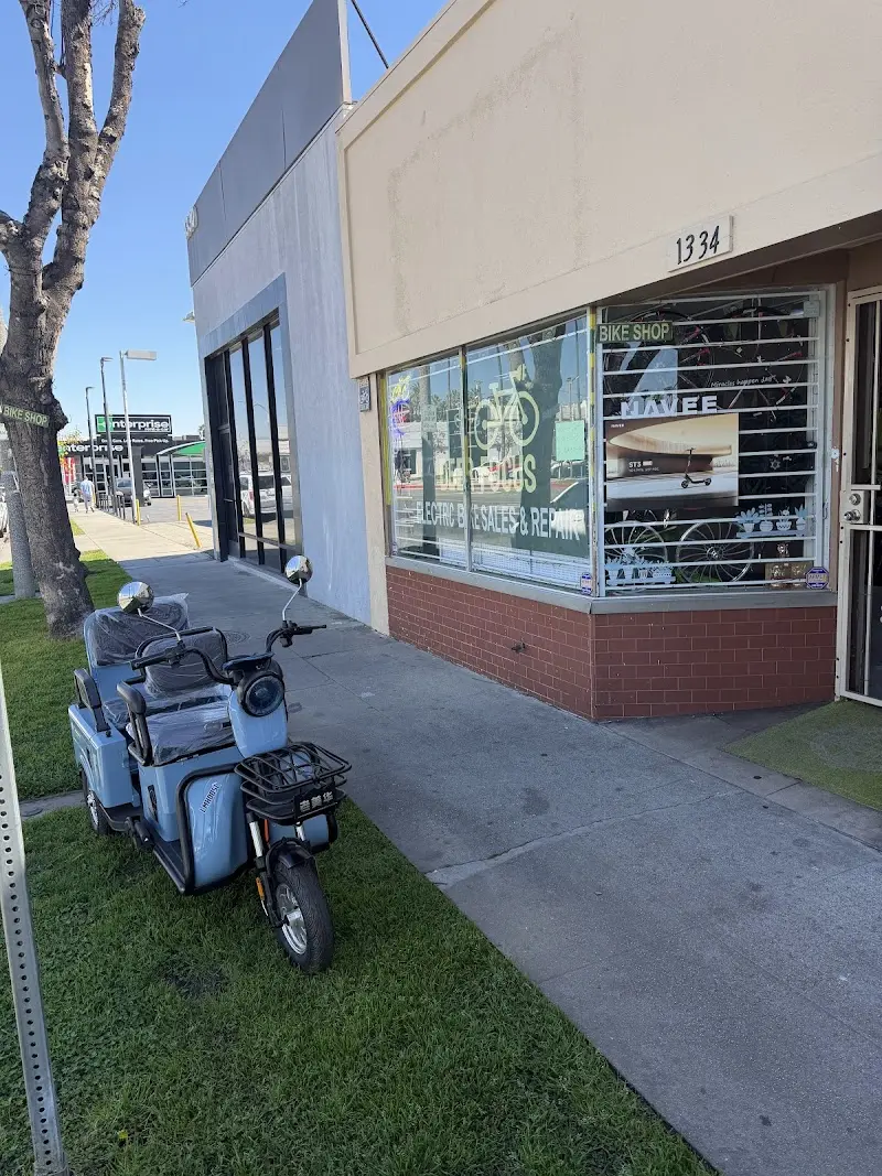 Deer Focus E-Bikes and Bicycle Shop storefront