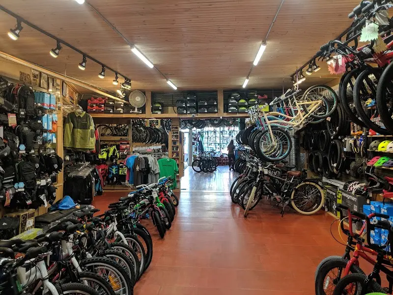 Doug's Spoke 'N Sport storefront