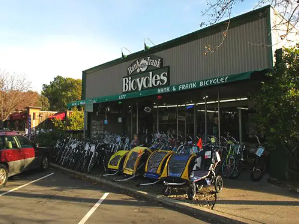 Hank & Frank Bicycles storefront