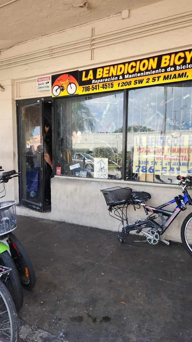 La Bendicion Bicycle Reparacion Y Mantenimiento De Bicicletas storefront