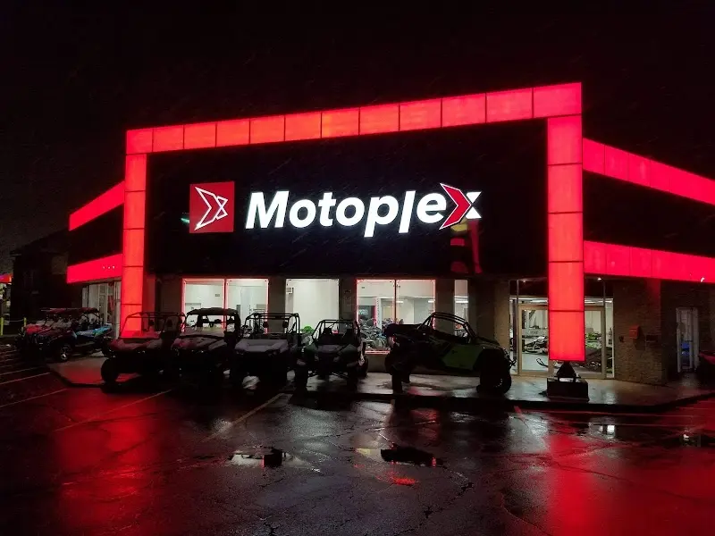 Motoplex St-Eustache storefront