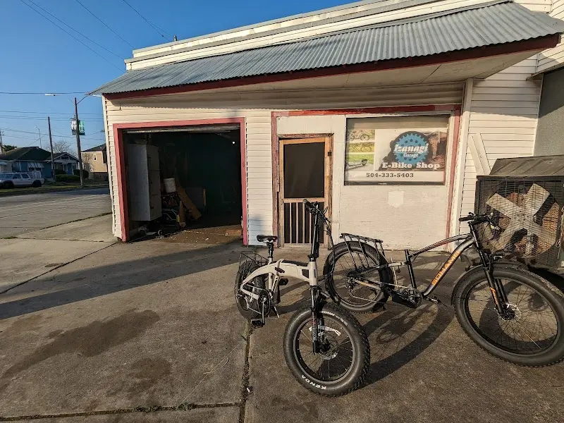 Izanagi Garage E-Bike Shop storefront